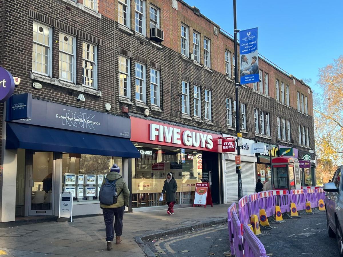 La Vie - Entire Apartment - Next To Central District Elizabeth Line Tube Station - Near Central London & Wembley Ealing Eksteriør bilde