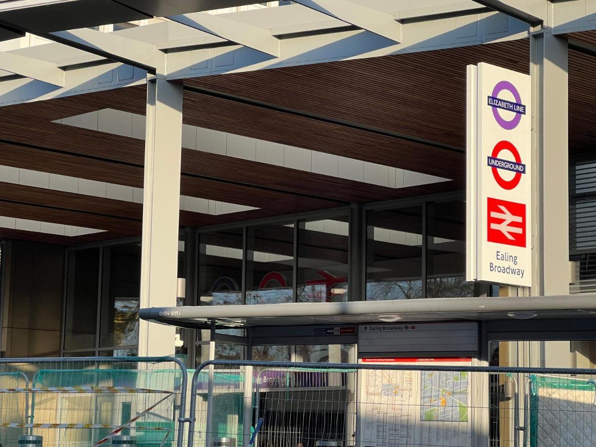 La Vie - Entire Apartment - Next To Central District Elizabeth Line Tube Station - Near Central London & Wembley Ealing Eksteriør bilde
