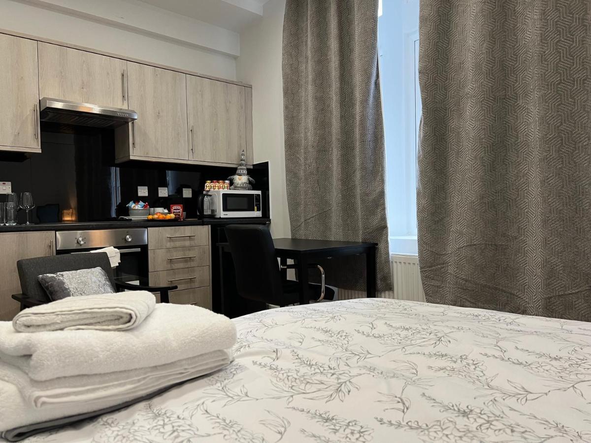 La Vie - Entire Apartment - Next To Central District Elizabeth Line Tube Station - Near Central London & Wembley Ealing Eksteriør bilde