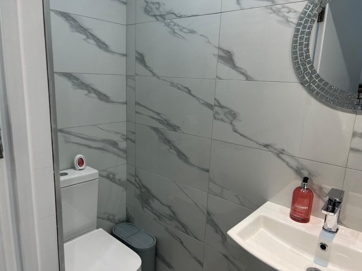 La Vie - Entire Apartment - Next To Central District Elizabeth Line Tube Station - Near Central London & Wembley Ealing Eksteriør bilde