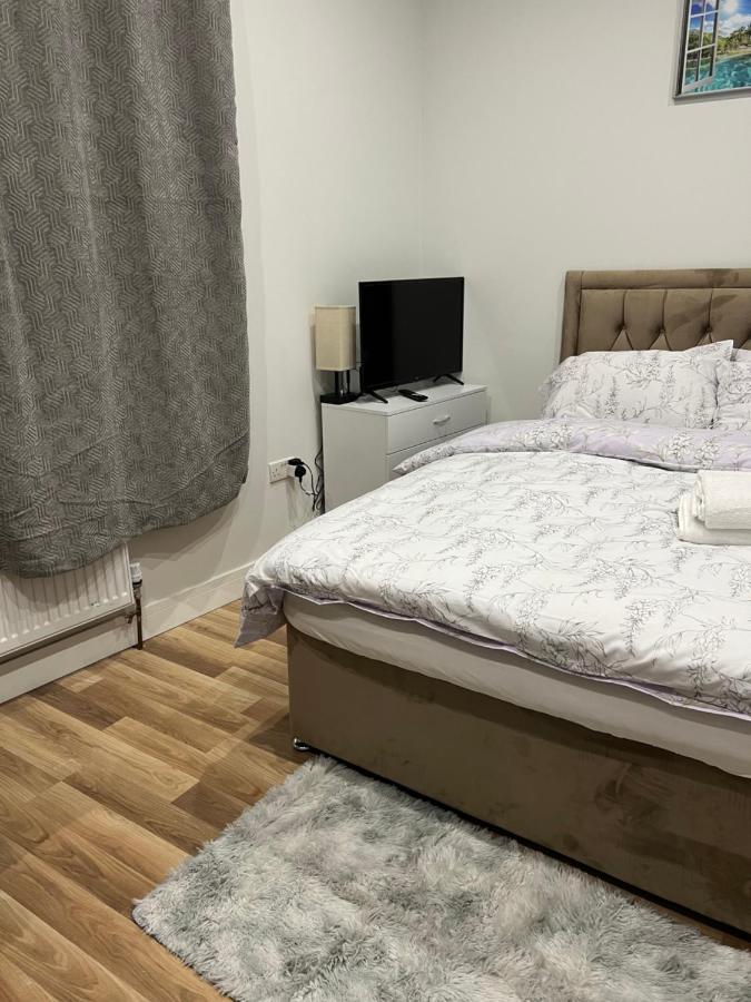 La Vie - Entire Apartment - Next To Central District Elizabeth Line Tube Station - Near Central London & Wembley Ealing Eksteriør bilde