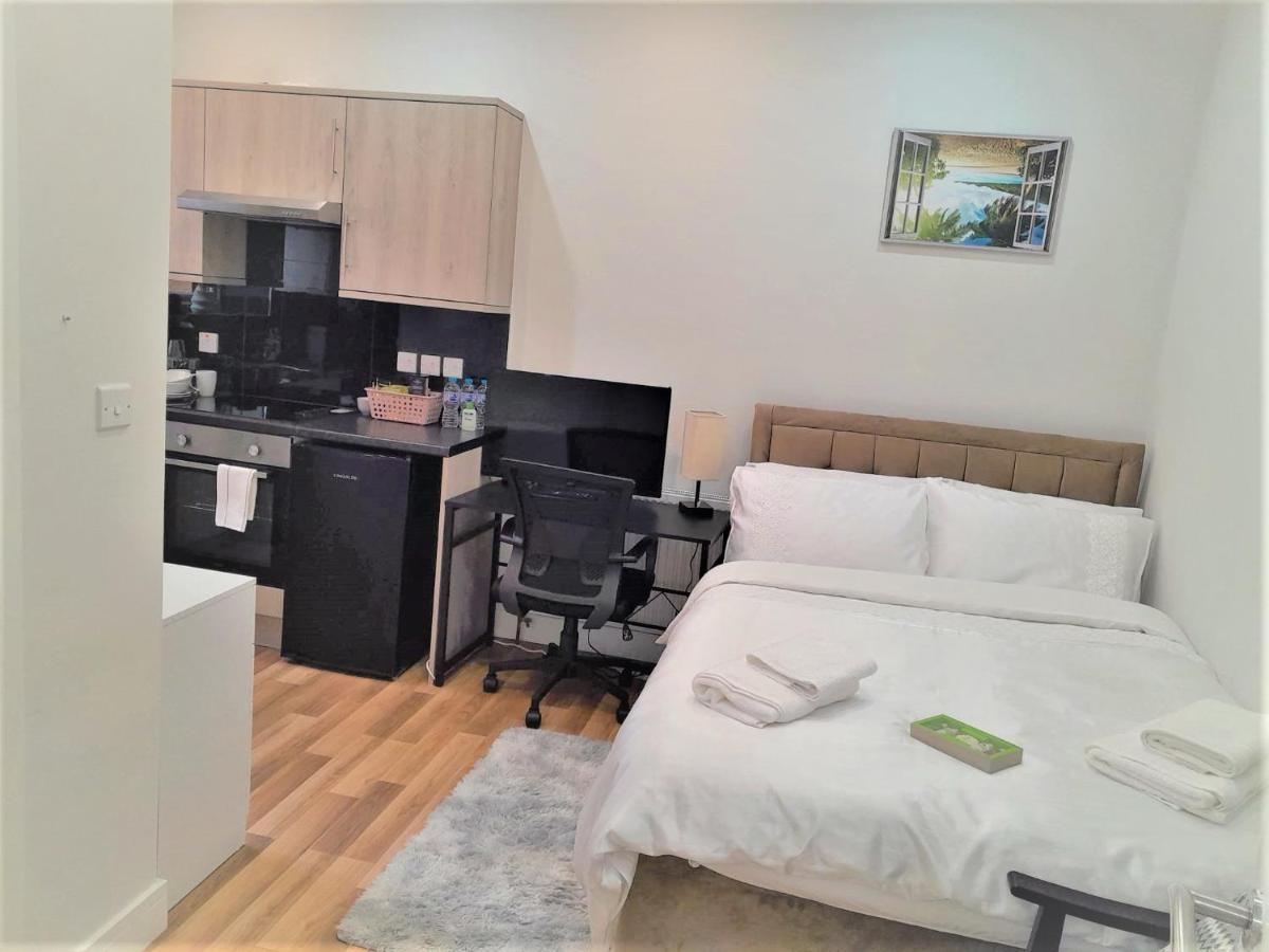 La Vie - Entire Apartment - Next To Central District Elizabeth Line Tube Station - Near Central London & Wembley Ealing Eksteriør bilde