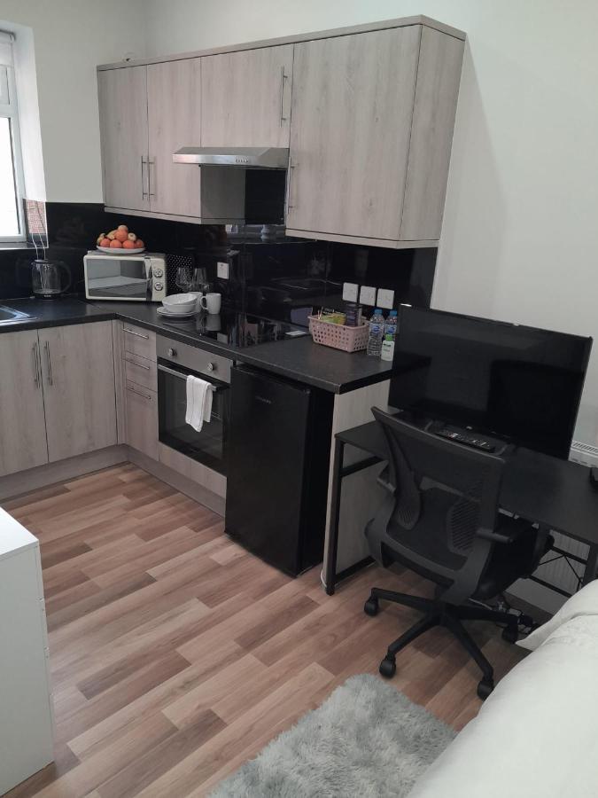 La Vie - Entire Apartment - Next To Central District Elizabeth Line Tube Station - Near Central London & Wembley Ealing Eksteriør bilde
